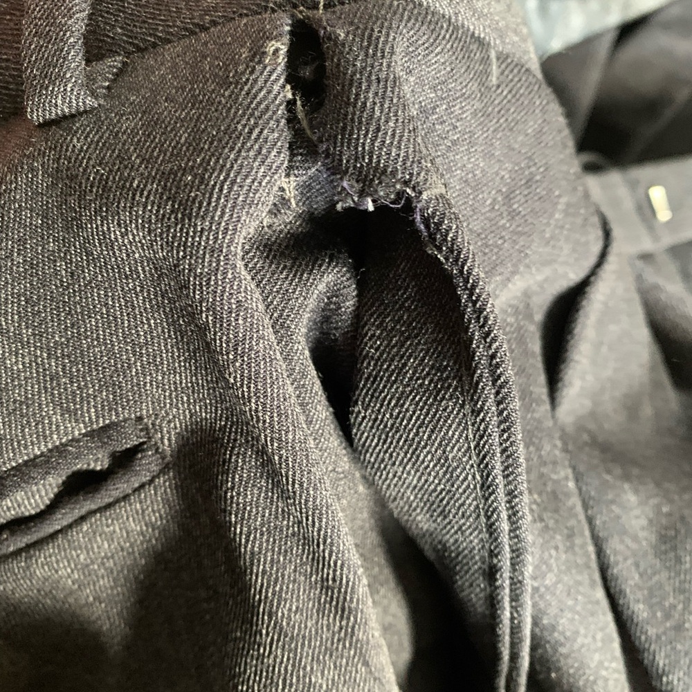Ermenegildo Zegna Men’s Gray Wool Suit 48R(EU58) - Made In Switzerland- Flaws - Picture 8 of 15